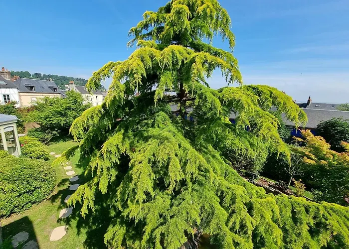 Holiday home Maison Saint Leonard