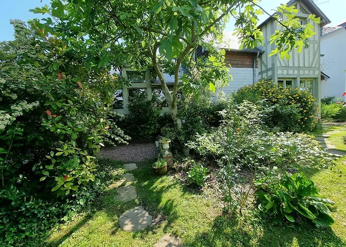 Holiday home Maison Saint Leonard